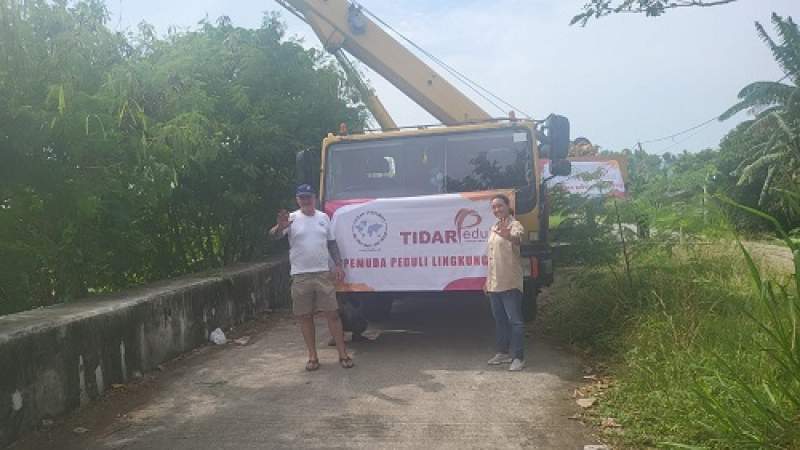Pemuda TIDAR Angkat 6 Ton Sampah Plastik dari Sungai Cisadane