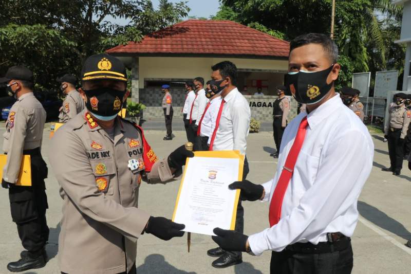 63 Anggota Polresta Tangerang Dapat Penghargaan, Satu Diantarnya Dapat Tiket Umroh