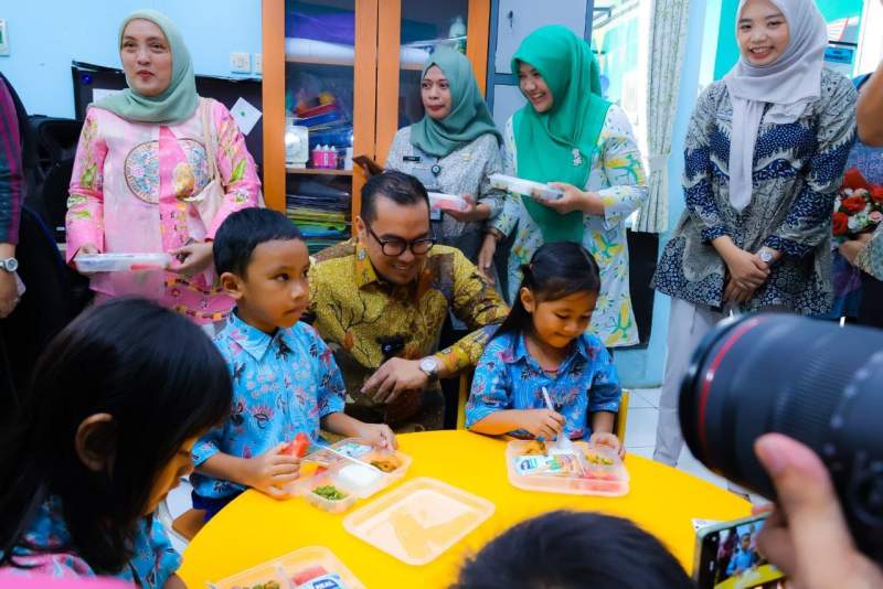 Uji Coba Makan Bergizi Gratis di Tangsel, Pilar Sampaikan Komitmen Dukungan