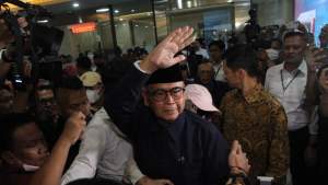 Panji Gumilang usai diperiksa terkait kasus dugaan penistaan agama di Bareskrim Polri, Jakarta, Senin (3/7/2023), lalu.