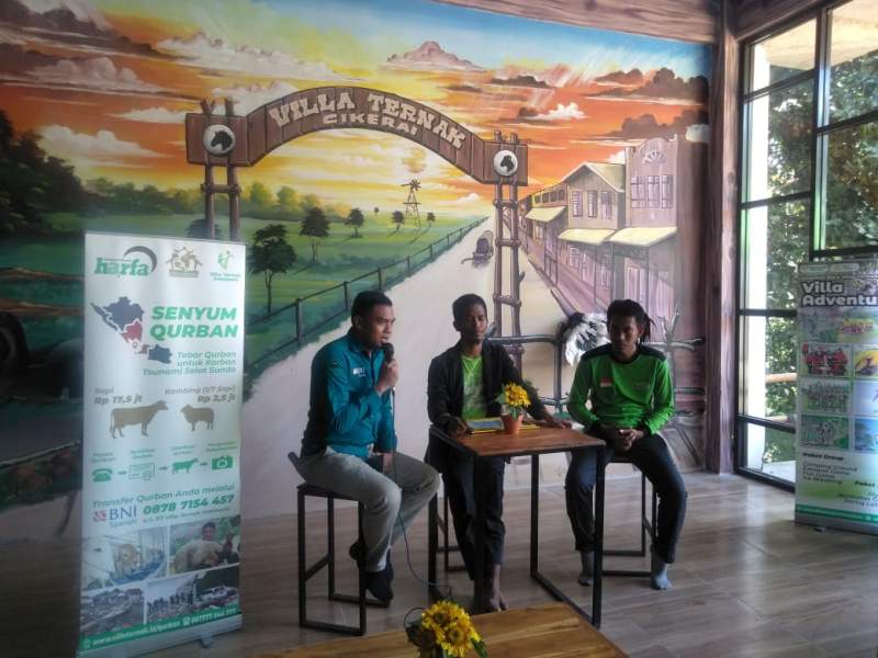 Vila Ternak Cikerai Gandeng Laz Harfa dan BNI Salurkan Hewan Qurban Tsunami Selat Sunda