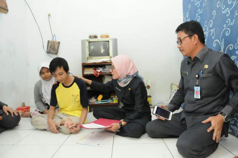 Bupati Lebak Sambangi Pelajar yang Ditolak Sekolah