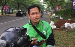 Dede, Salah Seorang Ojek Online di Tangsel