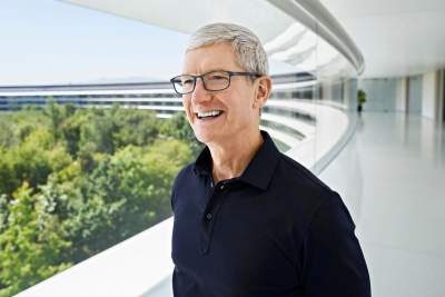 Dinilai Tertinggal di Sektor AI, Tim Cook Disarankan Mundur dari Jabatan CEO Apple