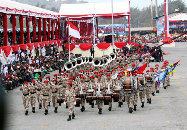 Jokowi Beri Hormat Penampilan GSB