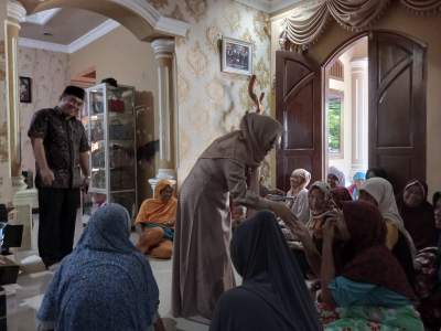 Jelang Lebaran, Ketua DPC Partai Gerindra Kab Serang Berbagi dengan Anak Yatim dan Janda