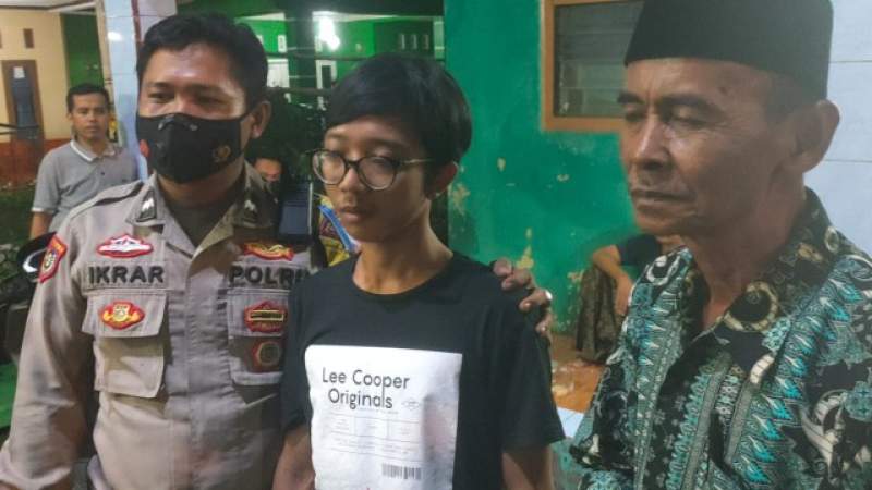 Kunjungi Rumah Duka, Bhabinkamtibmas Sukamulya Ucapkan Bela Sungkawa