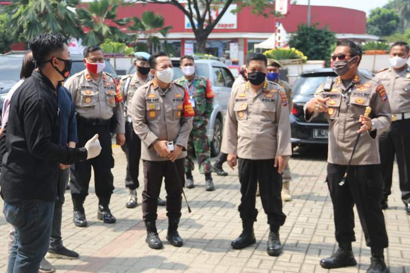Kapolresta Tangerang Cek Penerapan Protokol Kesehatan di Kafe Citra Raya