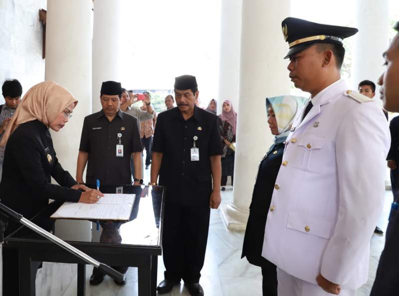 Lantik 64 Pejabat, Bupati Serang Minta Tingkatkan Kinerja Pegawai