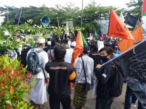 Tuntut Presiden Prancis Minta Maaf, Ribuan Massa di Banten Siap Boikot Produk Prancis