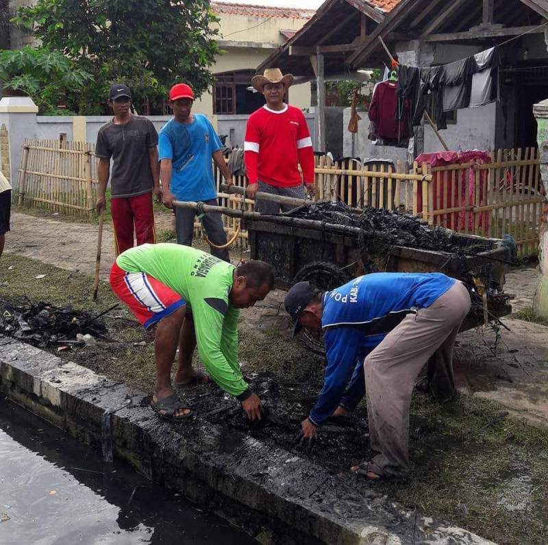 Kegiatan fisik di Desa Kronjo, Kecamatan Kronjo, Kabupaten Tangerang.