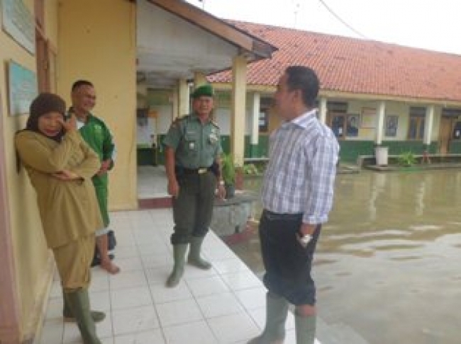 Serang- SDN Lopang Domba,sering mengalami Kebanjiran akan di Tingkatkan bangunan sekolahnya,Selasa (19/11)DT