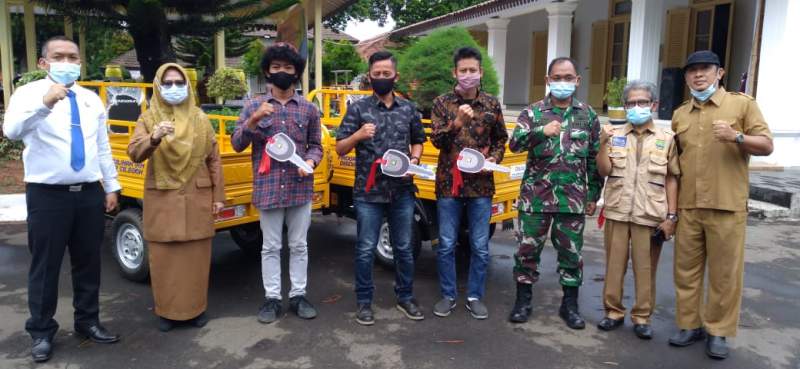 Pulihkan Dampak Covid-19, Disperindag Salurkan Bantuan ke IKM