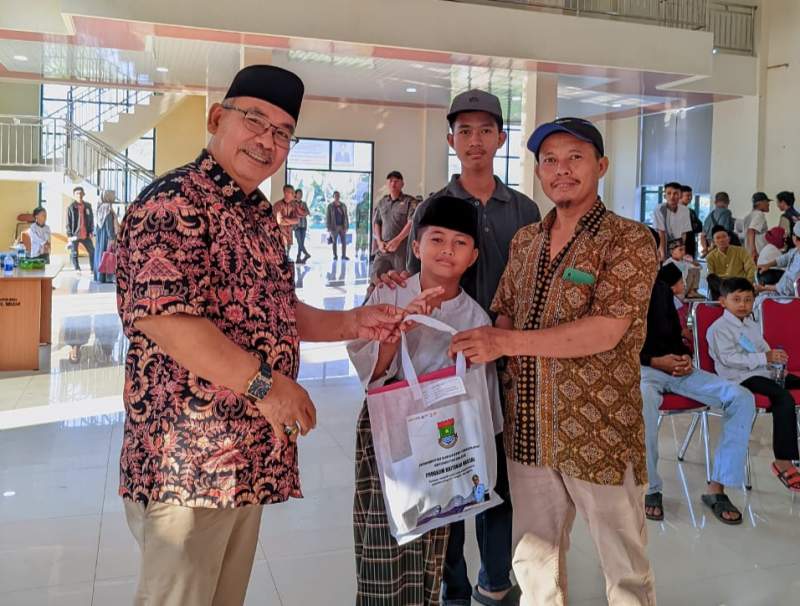 Pemerintah Kecamatan Solear Gelar Baksos Khitanan Massal