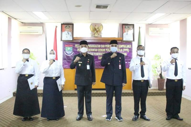 Zaki Lantik 681 Pegawai P3K Secara Simbolis