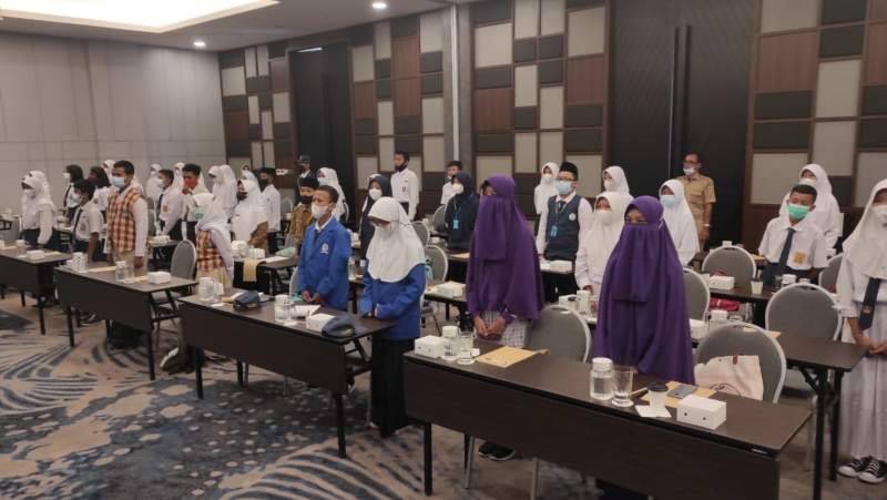 Dindik Kota Cilegon menyelenggarakan Latihan Dasar Kepemimpinan Siswa (LDKS) kepada ratusan siswa yang digelar disalah satu hotel di Kota Cilegon, Senin (27/9/2021).