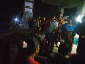 Warga melakukan pencarian bocah asal Serdang Bedagai hanyut di sungai. (istimewa).