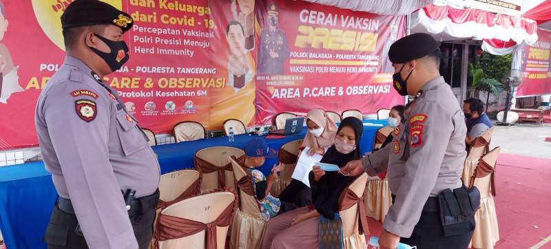 Cegah Corona, Polisi Bubarkan Warga yang Nongkrong