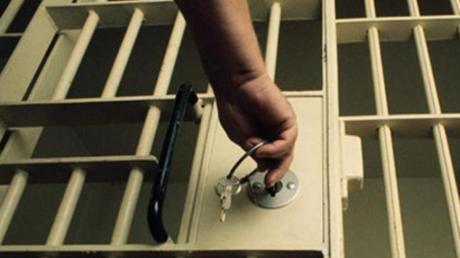 Bukti Tidak Lengkap Suami Dipenjarakan Istri Bebas