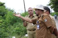 Kembali Ambrol, Saluran Irigasi di Kampung Kalapa Ditinjau Bupati