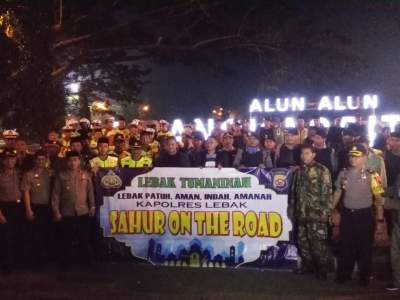 Jajaran Mapolres Lebak Beserta Makodim 0603/Lebak Gelar Sahur On The Road