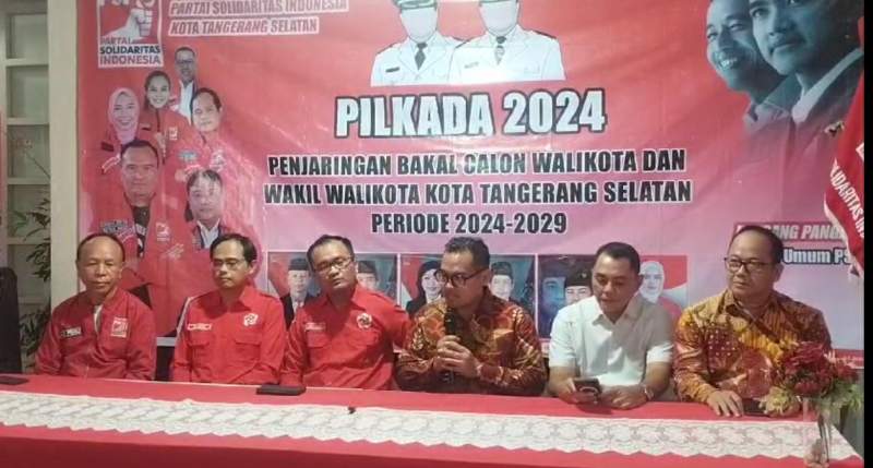Pilar Saga Ichsan kembalikan berkas formulir pendaftaran calon wali kota dan wakil wali kota ke PSI Kota Tangsel.