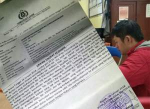 Wartawan media online di Lebak melaporkan pengeroyokan di Mapolsek Bayah.