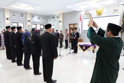 Pejabat dilantik kadis.