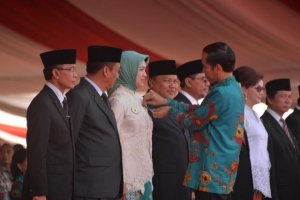 Dalam Harganas XXII, Penghargaan Manggala Karya Kencana Untuk Zaki Iskardar dari Kepala BKKBN, Airin Mendapat Satya Lencana dari Presiden RI