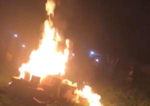 Didemo Warga Cisoka,  Puluhan Kardus Miras Dibakar