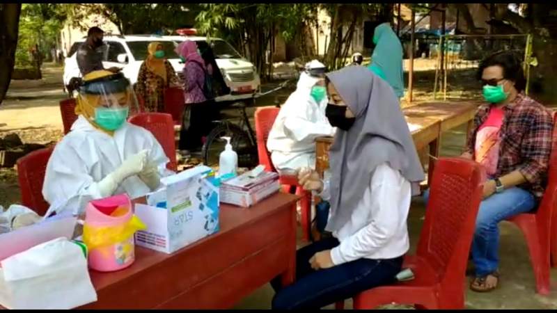 Takut Dirapid Tes, Warga Kabur dari Rumah