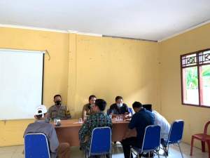 Satu Calon Kades Bunar Kekeuh Ingin Kenakan Baju Warna Tertentu