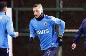 Rumor Mesut Ozil ke Rans Cilegon FC. (AFP/KENAN ASYALI)