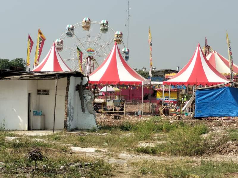 Disewakan Untuk Komedi Putar, Proyek Pembangunan Pasar Sentiong Mangkrak