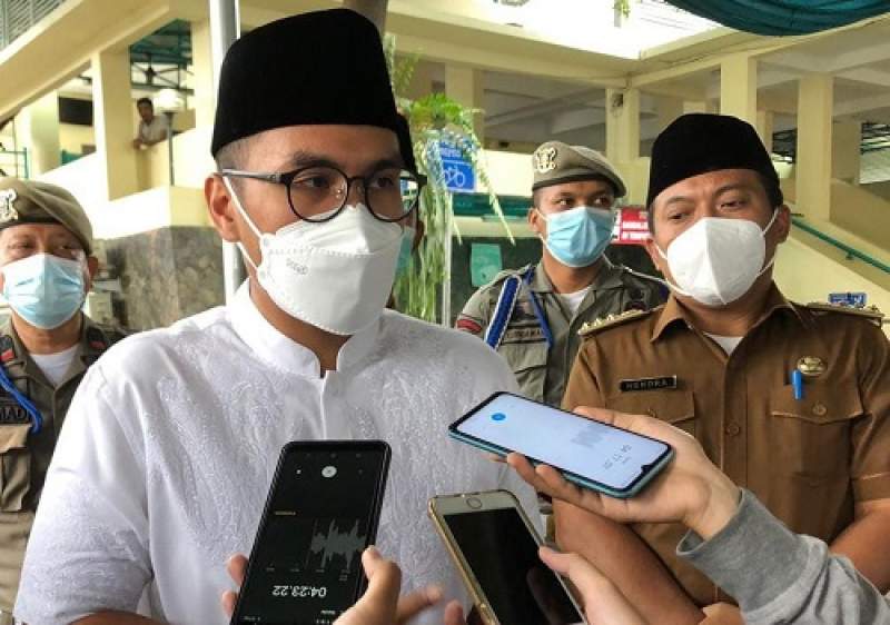 Wakil Walikota Tangsel, Pilar Saga Ichsan saat Diwawancarai para Wartawan