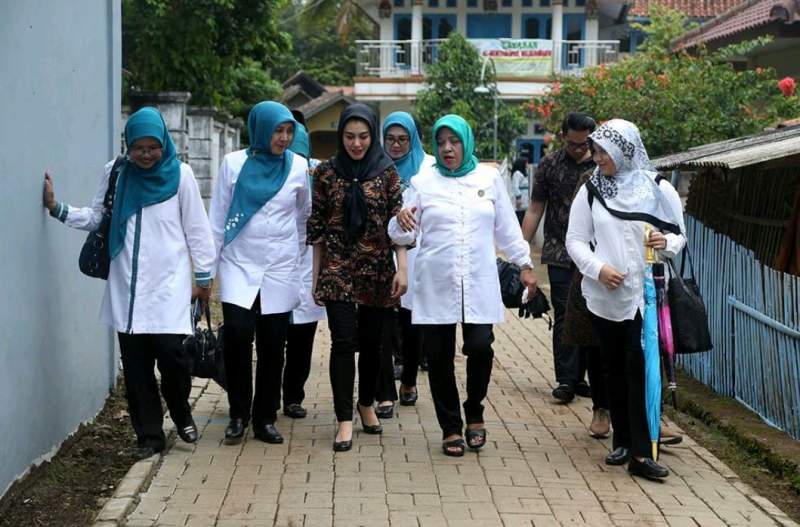 Ketua Tim Penggerak PKK Provinsi&nbsp;Banten,&nbsp;Niniek Nuraini Halim menghadiri Lomba Kesatuan Gerak PKK-KB Kesehatan dan Penilaian Kegiatan PKK di&nbsp;Kelurahan Pagadungan, Kecamatan Karang Tanjung, Kabupaten Pandeglang