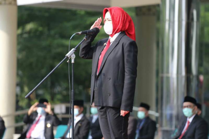 Airin Pimpin Upacara Peringatan Hari Pahlawan