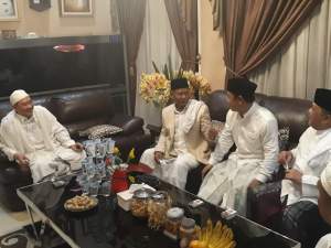 Rumah Wabup Tangerang Disinggahi Abuya Uci Cilongok