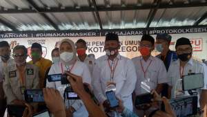 Saat Pendaftaran, Ati-Sokhidin Kompak Pakai Kemeja Putih