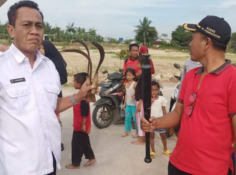 Warga Kirana Gagalkan Tawuran Siswa SMPN, 4 Celurit Diamankan