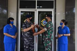 Diserahkan Kemudi Kapal, Aan Prana Tuah Sebayang Resmi Komando Lanal Tg Balai Asahan