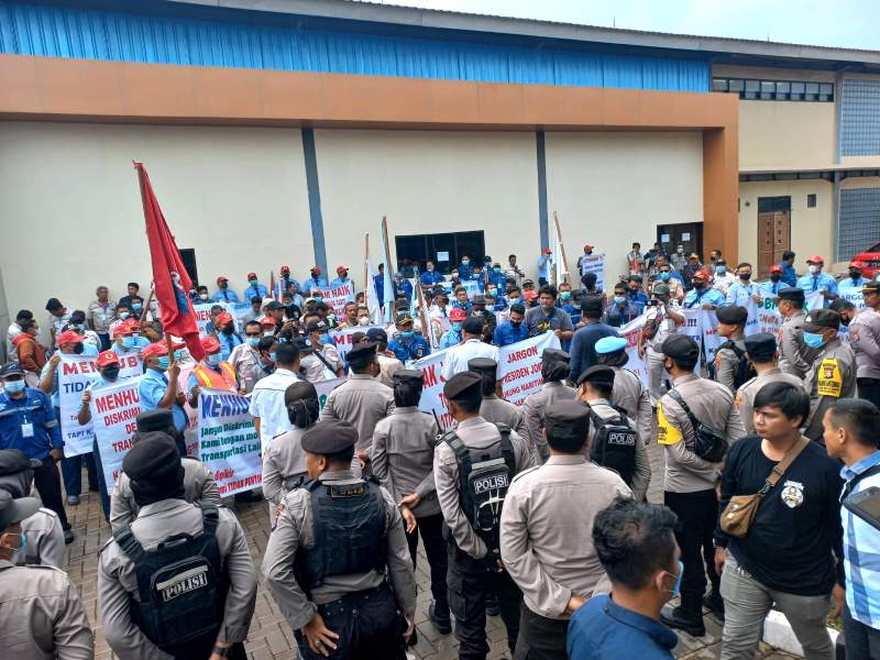 Pengusaha Kapal Demo BPTD Banten Tuntut Penyesuaian Tarif