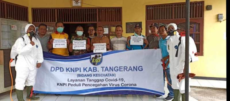 Cegah Corona, DPD KNPI Semproti Sarana Umum Dengan Disinfekstan