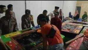 Ibu Perwiritan dan Polisi Grebek Game Zone Meja Judi Tembak Ikan Dikecamatan Simpang Empat