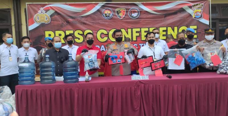 Kapolres Cilegon AKBP Eko Tjahyo Untoro saat konferensi pers di Mapolres Cilegon, Jum'at (22/7/2022).
