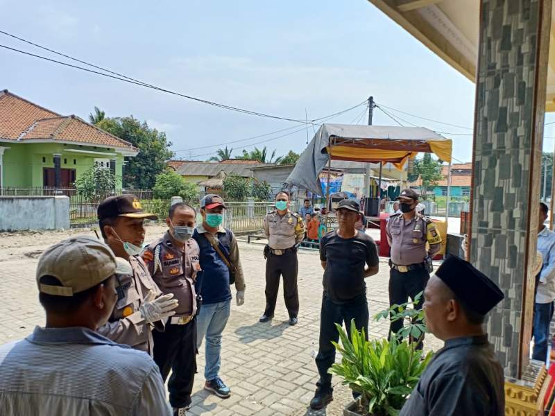 Kapolsek Dan Personil Koramil Membubarkan Resepsi Pernikahan&nbsp;Ciruas Kabupaten Serang