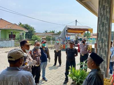 Kapolsek Dan Personil Koramil Membubarkan Resepsi Pernikahan&nbsp;Ciruas Kabupaten Serang