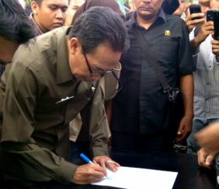 Rektorat Untirta Tanda Tangani Tuntutan Mahasiswa