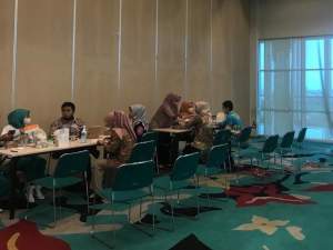 Suasana Vaksinasi Booster yang Diadakan GOW dan Dinkes Tangsel