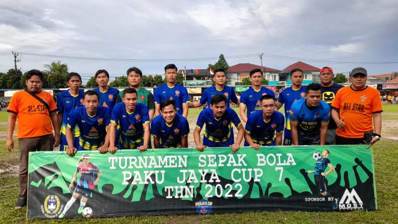Kesebelasan All Star keluar dari arena Pakujaya Cup 7 setelah kalah 0-2 dari Denis FC Pondok Aren.